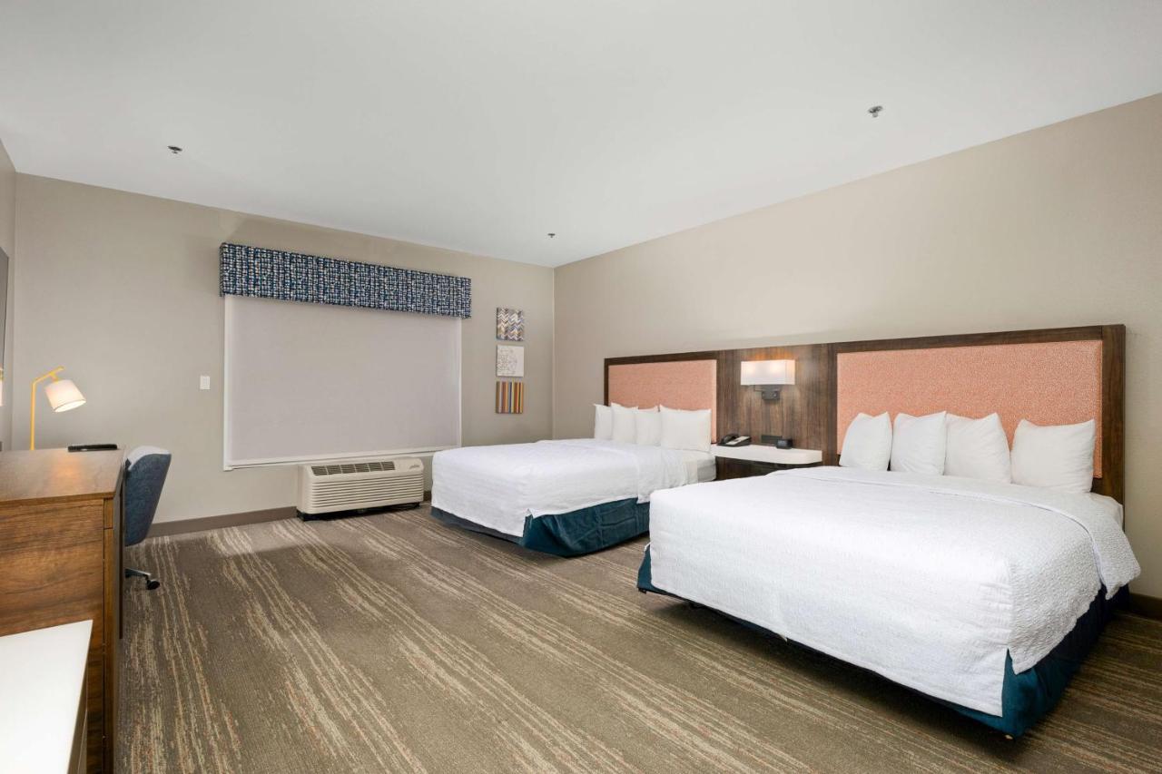 Hampton Inn & Suites Harlingen Exterior photo